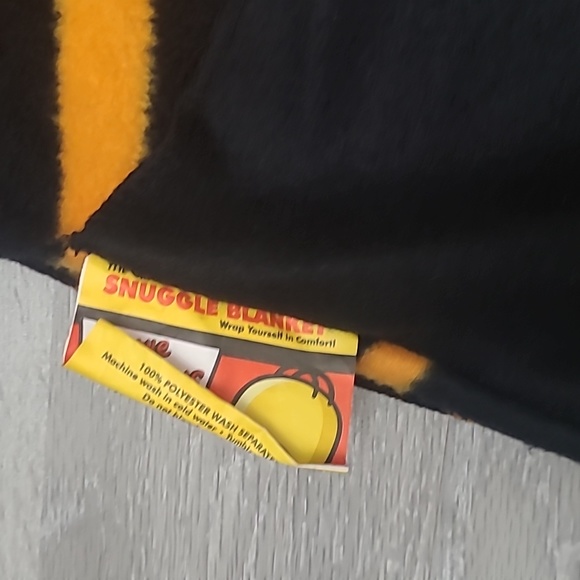 The Simpsons Homer Snuggle Blanket - Picture 2 of 4